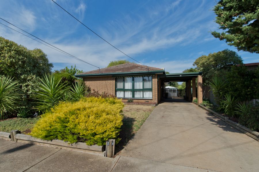 11 Bernard Drive, MELTON SOUTH VIC 3338