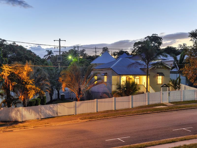 2 Mary Street, WOODEND, QLD 4305