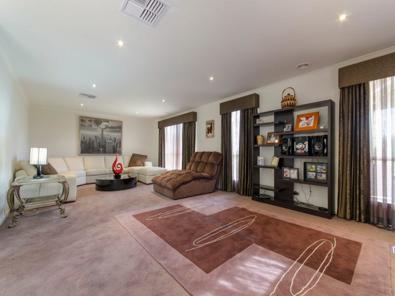 12 Astall Street, CARRUM DOWNS, VIC 3201