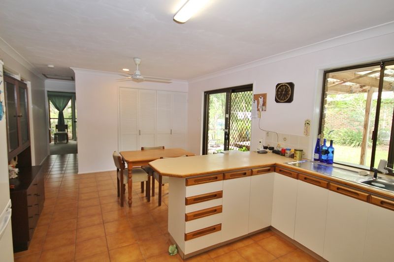 9 Crittenden Road, GLASS HOUSE MOUNTAINS, QLD 4518