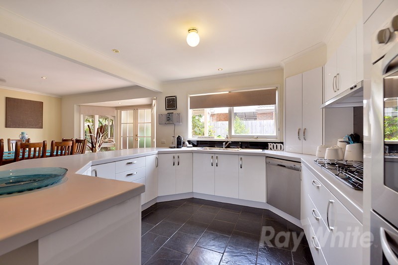 19 Beresford Drive, BORONIA, VIC 3155
