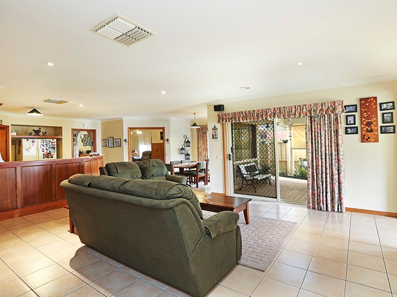 11 Pickerall Avenue, GROVEDALE, VIC 3216