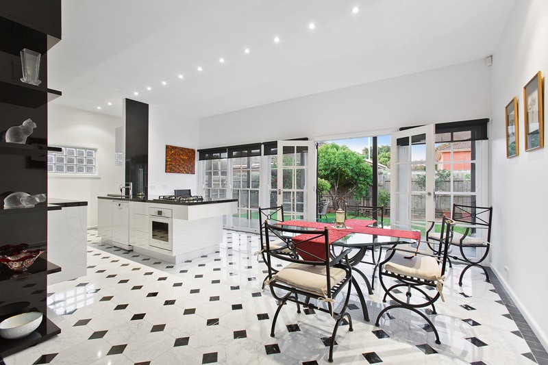 55 Holywood Grove, CARNEGIE, VIC 3163