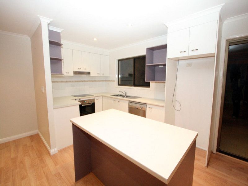 1 Shiraz Street, THORNLANDS, QLD 4164