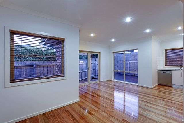 4/60 Locher Avenue, RESERVOIR, VIC 3073