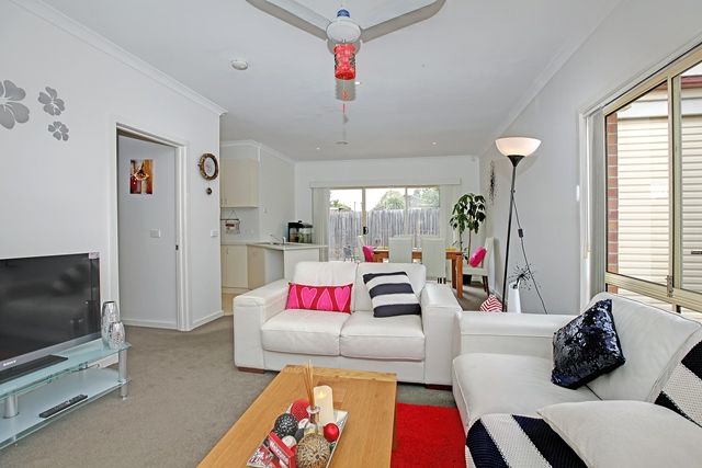 2/94 Whitelaw Street, RESERVOIR, VIC 3073