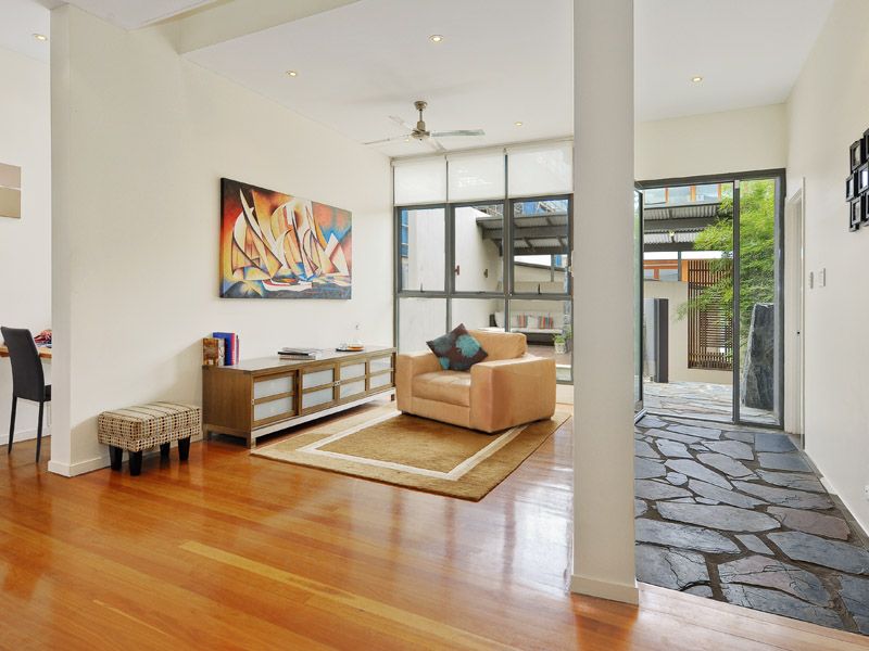 154 SYDNEY Street, NEW FARM, QLD 4005