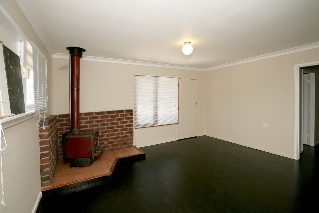 14 Tichborne Crescent, KOORINGAL, NSW 2650