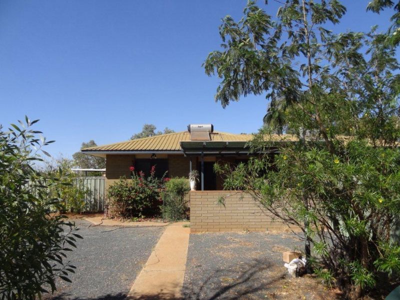 8 Yarrunga Crescent, SOUTH HEDLAND WA 6722