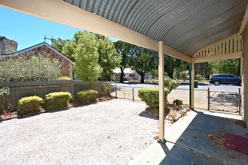 8 Upper Thames Street, BURRA, SA 5417