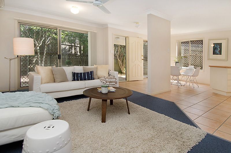 29 Oatland Crescent, HOLLAND PARK QLD 4121