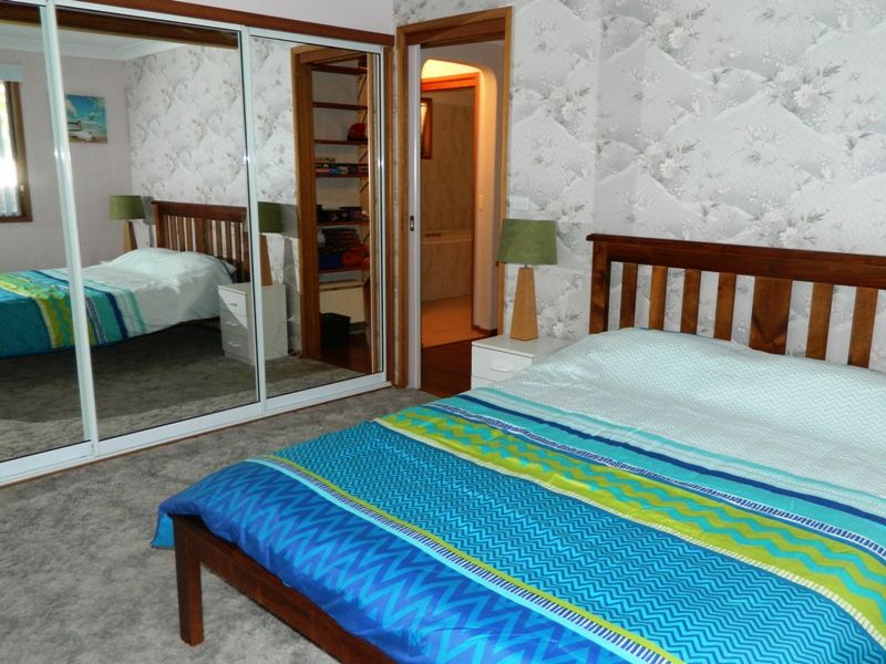 35 Lockhart Avenue, MOLLYMOOK, NSW 2539