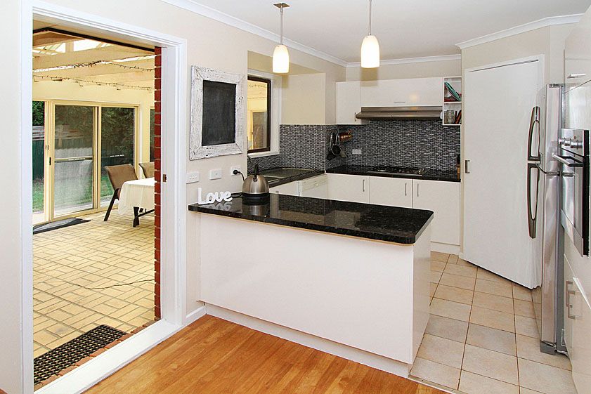 6 Bronsdon Court, MILL PARK, VIC 3082