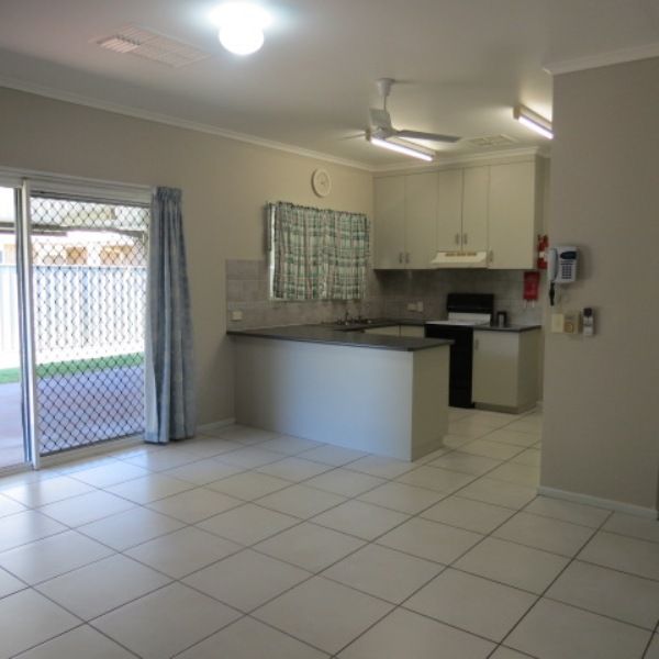 13 Barry Street, EMERALD, QLD 4720