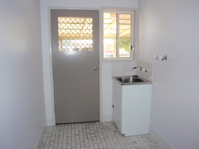 2 Barbara Court, EMERALD, QLD 4720