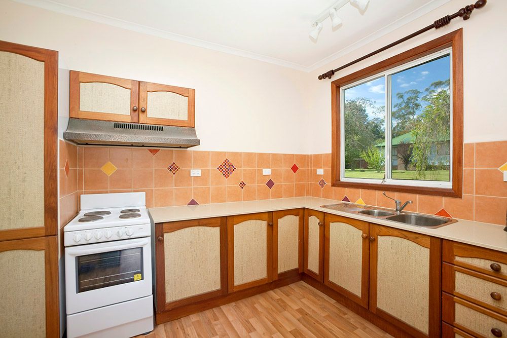 16 Oxley Drive, MITTAGONG, NSW 2575