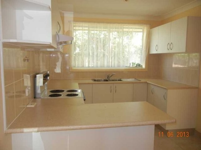 6 Menus Place, ROSEMEADOW, NSW 2560