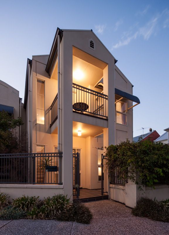 18 Yates Street, MAWSON LAKES SA 5095
