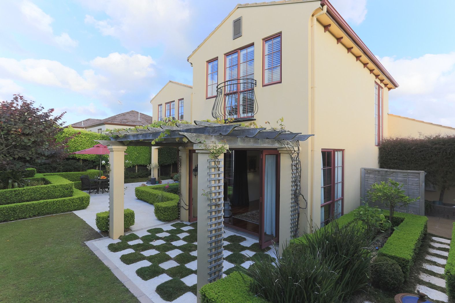 36 Mount Taylor Drive, GLENDOWIE, Auckland City