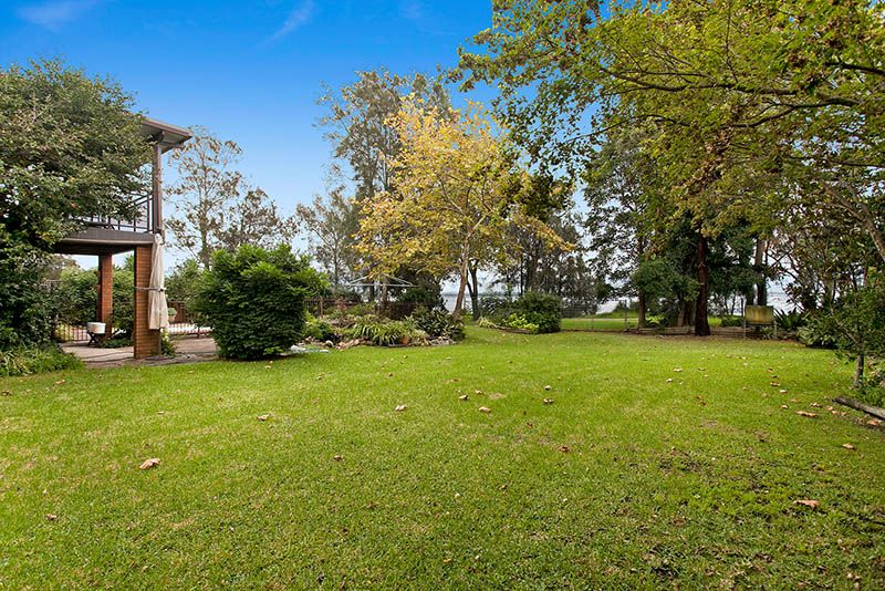 27 The Esplanade, OAK FLATS, NSW 2529