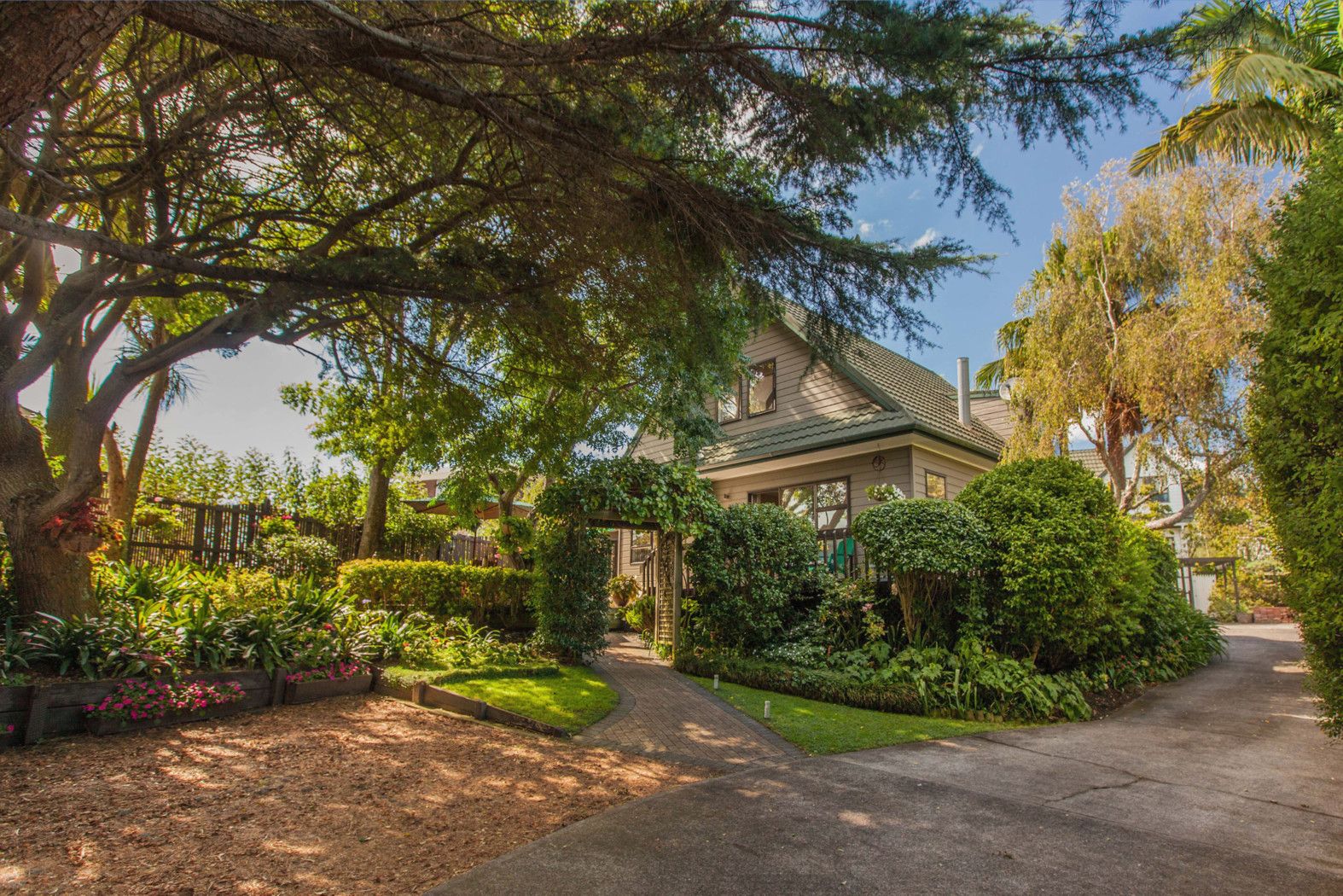 8 Aylmer Court, EASTERN BEACH, Manukau City