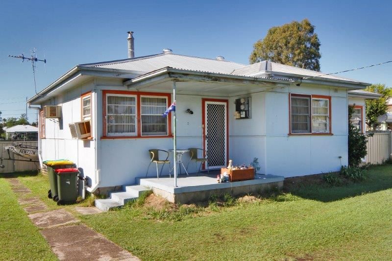 14 Deb Street, TAREE, NSW 2430
