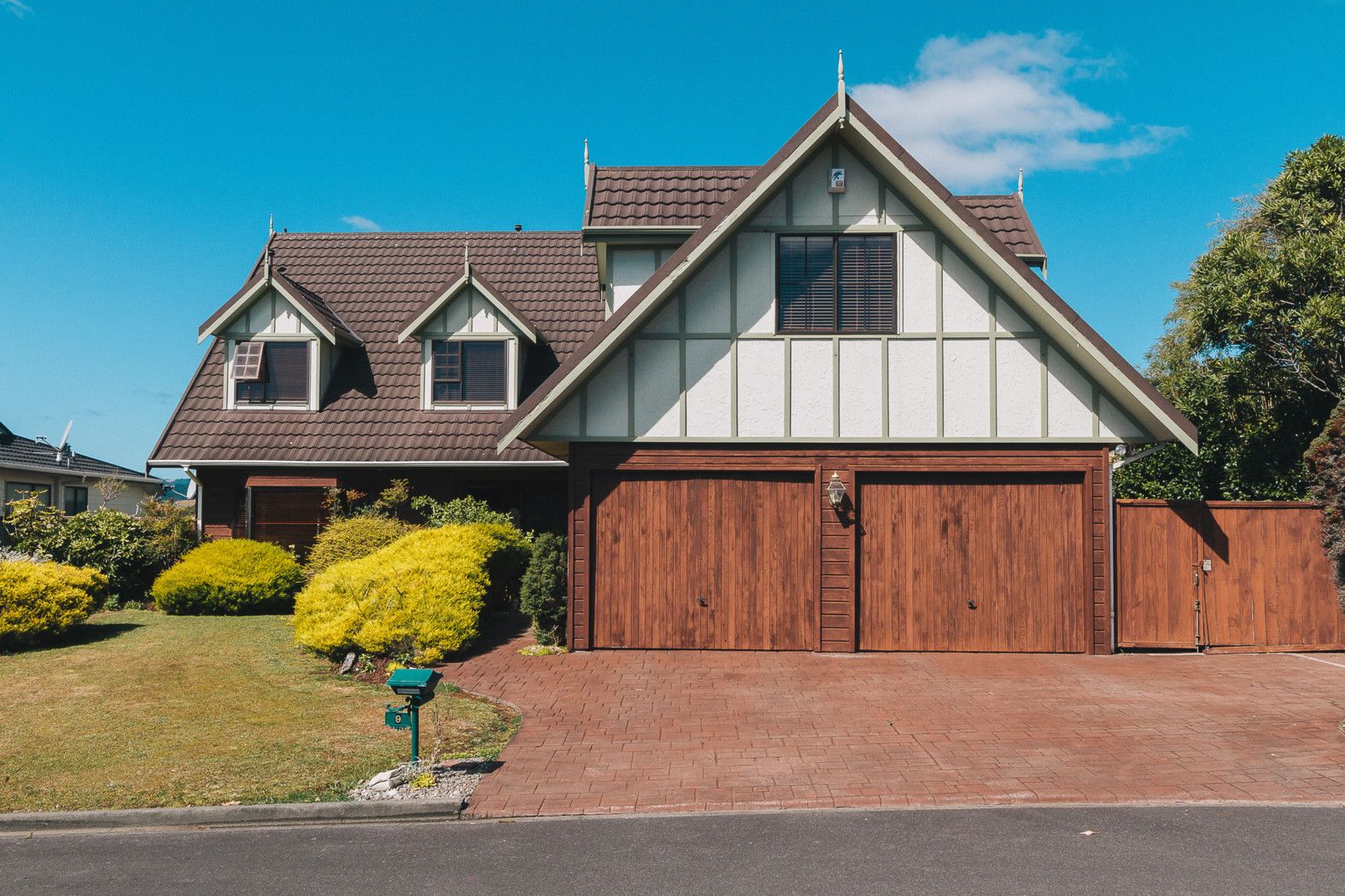 House 9 James Cook Drive, Whitby, Porirua City