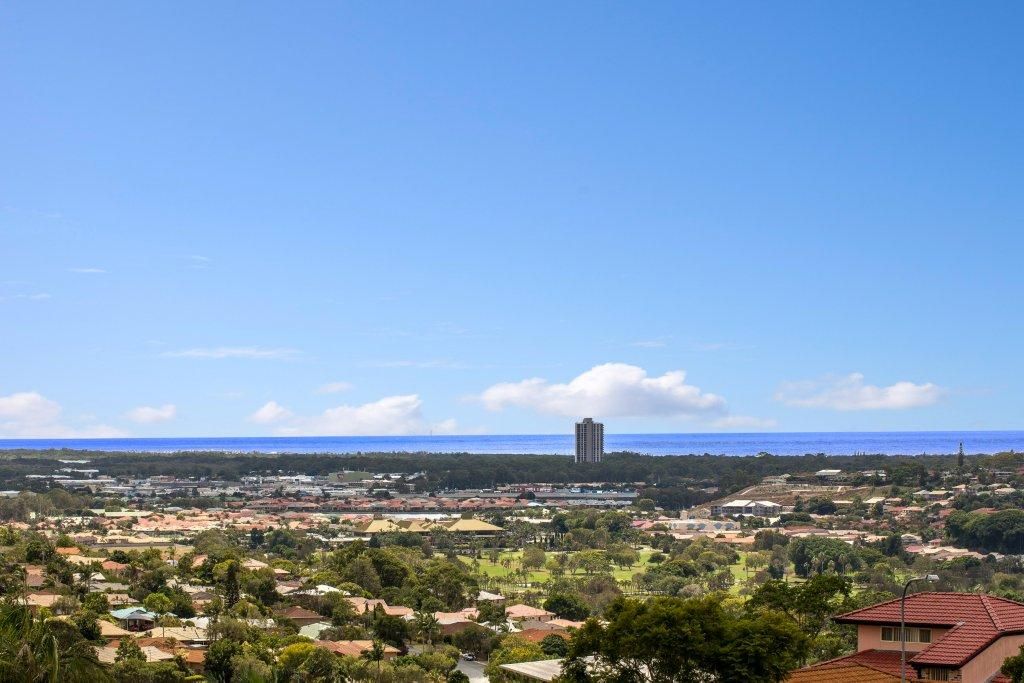 19 Kinross Close, BANORA POINT NSW 2486