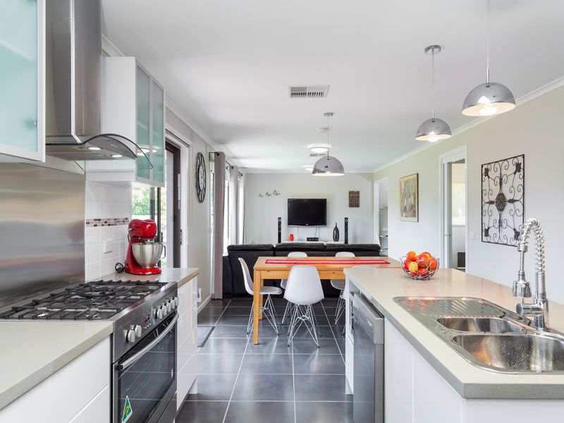40 Benkel Avenue, CHELTENHAM, VIC 3192