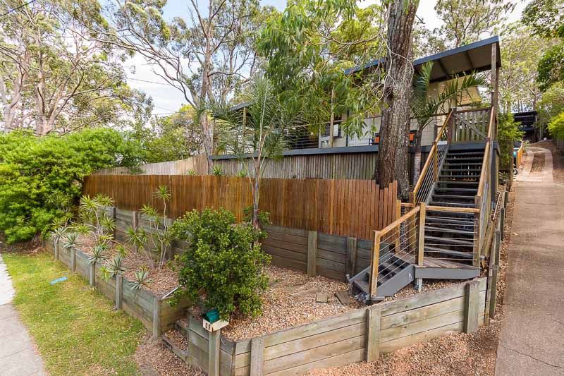39 Hockings Street, HOLLAND PARK WEST, QLD 4121