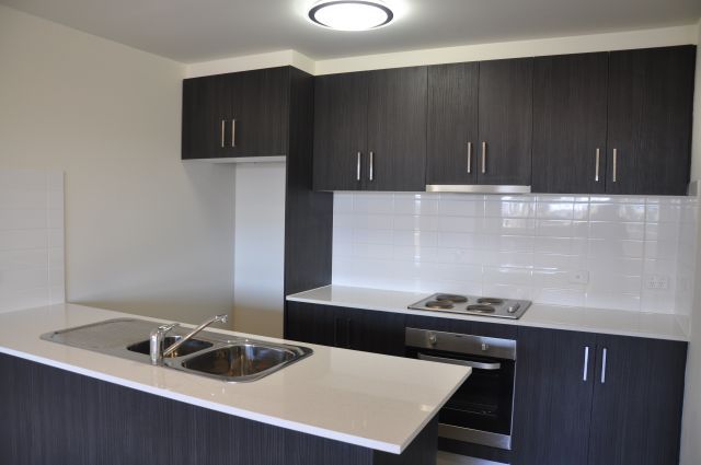 2/42 Rowell Drive, MERNDA, VIC 3754