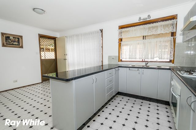 11 Citrine Close, BOSSLEY PARK, NSW 2176