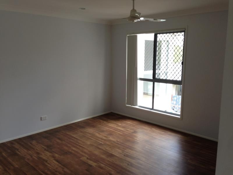 6 Bushlark Place, GOODNA, QLD 4300