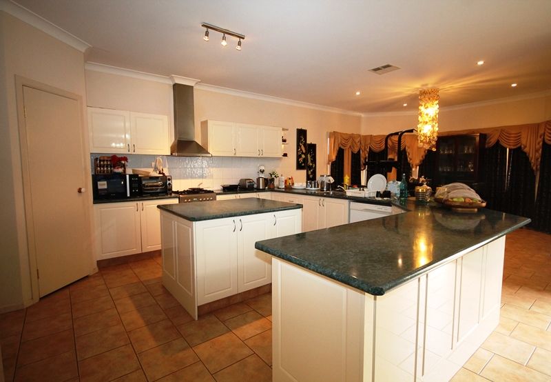 WEST HOXTON, NSW 2171