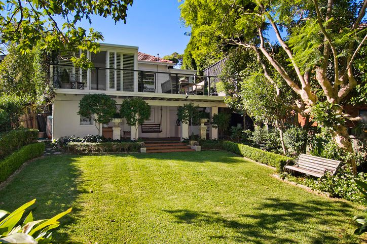 20 Sugarloaf Crescent, CASTLECRAG NSW 2068