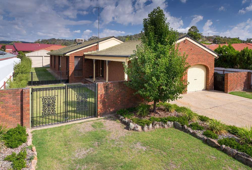 373 Poplar Drive, LAVINGTON NSW 2641