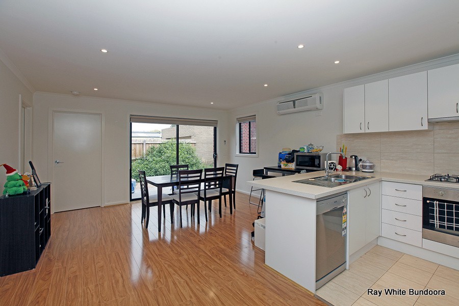 2/2-4 Highland Street, KINGSBURY, VIC 3083