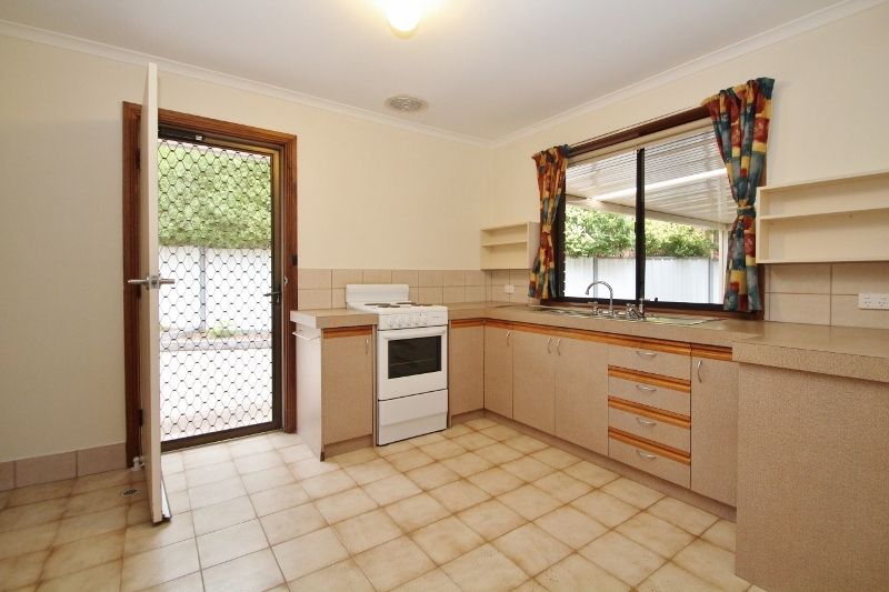 2/48 Gleeson Street, CLARE, SA 5453