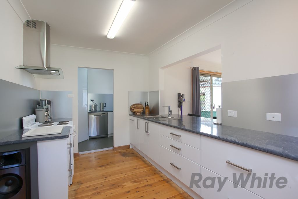 82 Coral Crescent, GATESHEAD, NSW 2290
