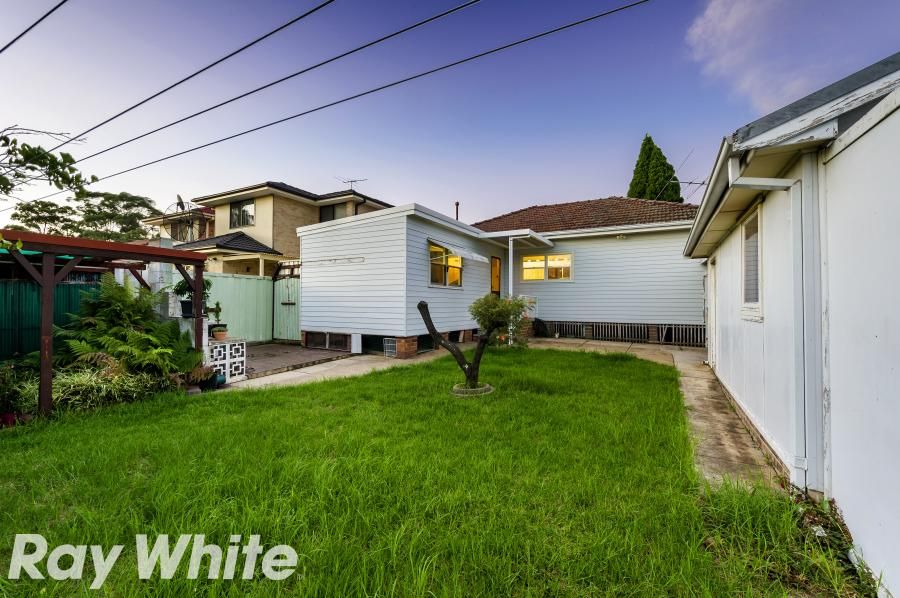 138 Smith Street, PENDLE HILL, NSW 2145