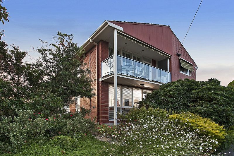 2 Thomson Rise, PARKDALE VIC 3195