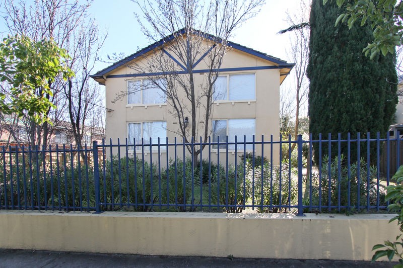 2/13 Holloway Street, ORMOND, VIC 3204