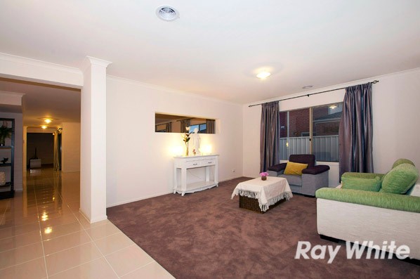 230 Paterson Drive, LYNBROOK, VIC 3975