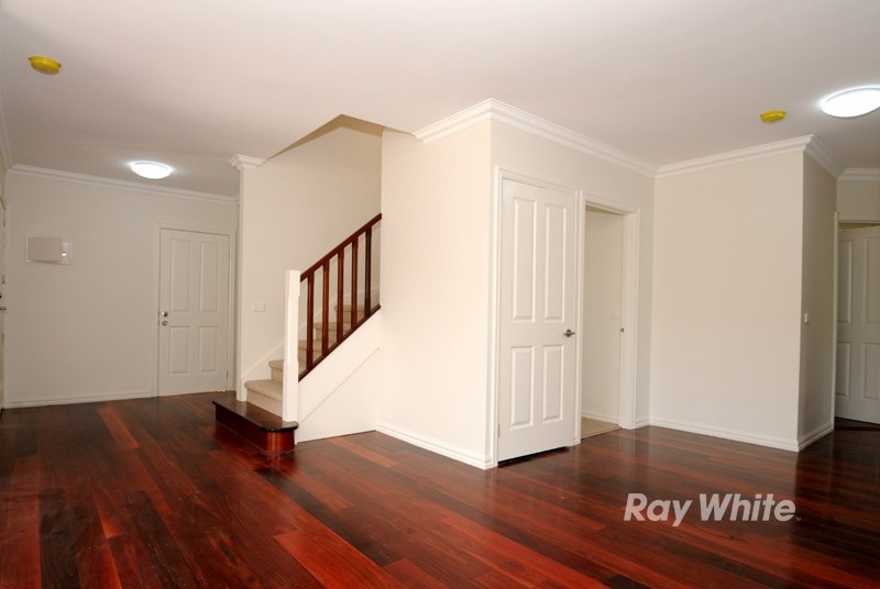 2/11 Westham Crescent, BAYSWATER, VIC 3153