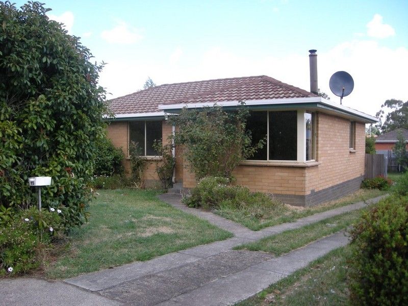15 Pioneer Parade, RAVENSWOOD TAS 7250