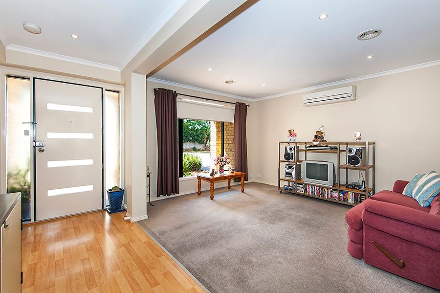 6 Montsalvat Street, DOREEN, VIC 3754
