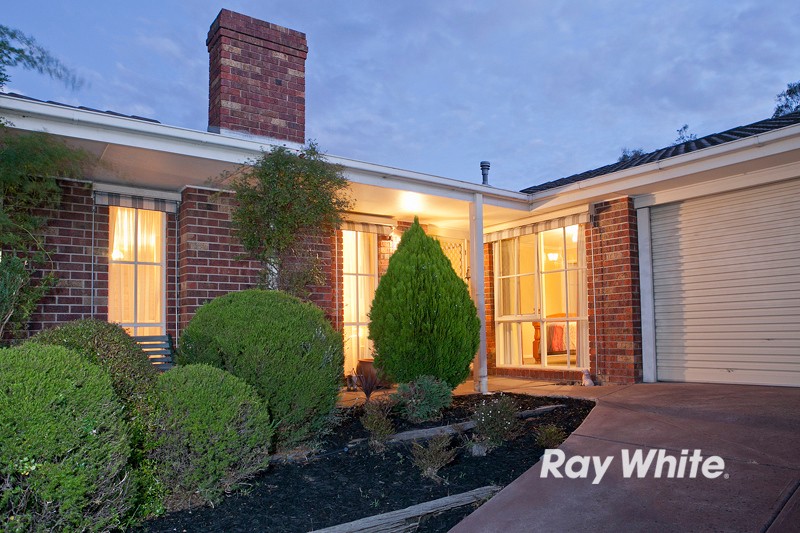 11 Eileen Court, LANGWARRIN, VIC 3910