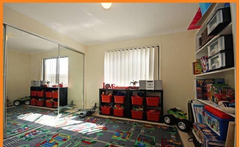 8 Greta, WARNER, QLD 4500