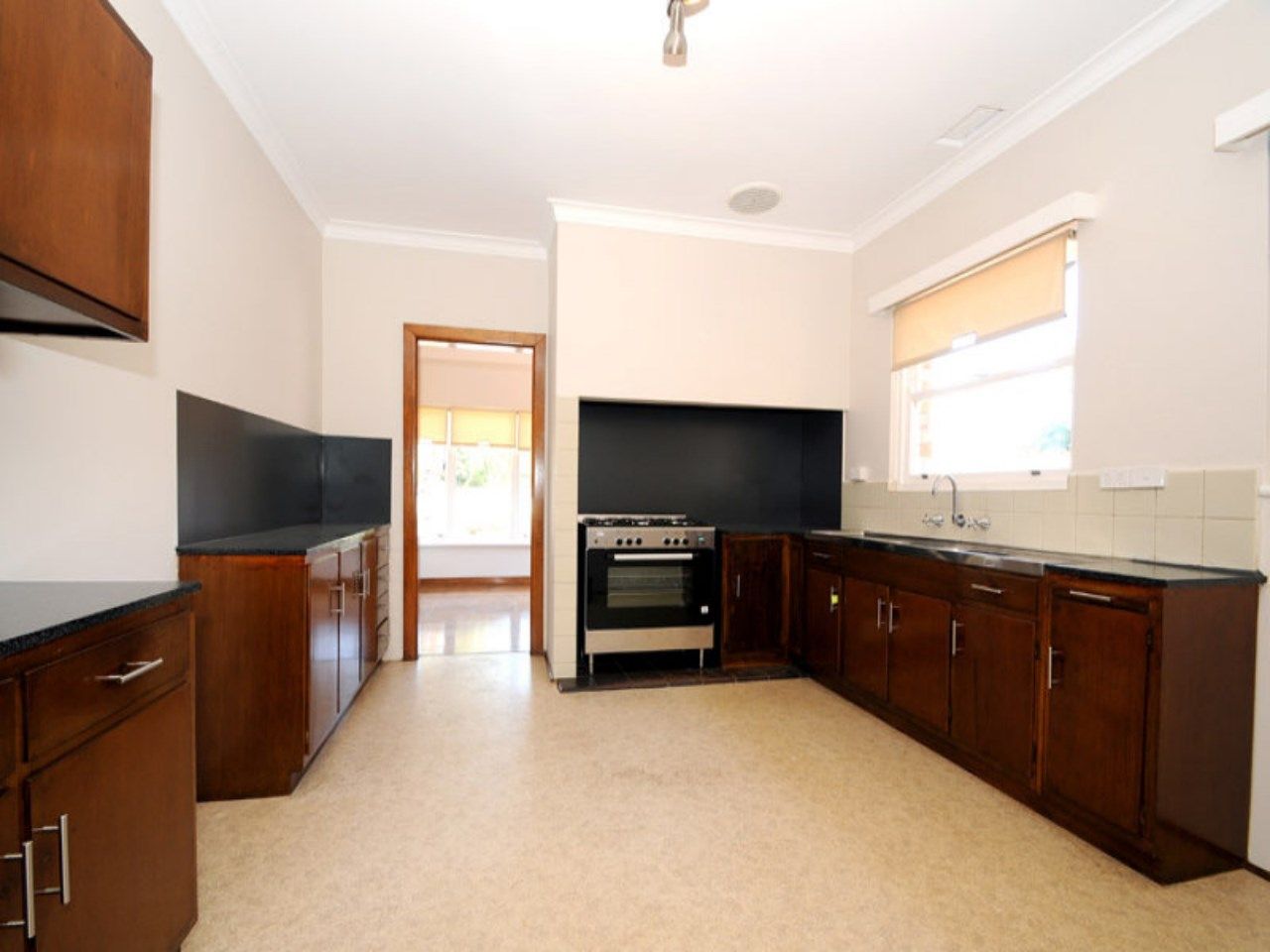 37 Calista Avenue, OAKLEIGH EAST, VIC 3166