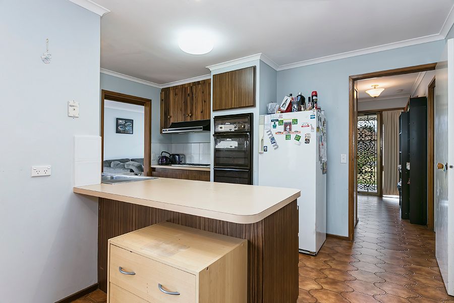 39 Chelmsford Way, MELTON WEST, VIC 3337